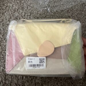 Modern Geometric Handbag – Cute Color Mix with Gold Detail”